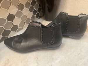 Jambu black leather studded womens booties sz 7
